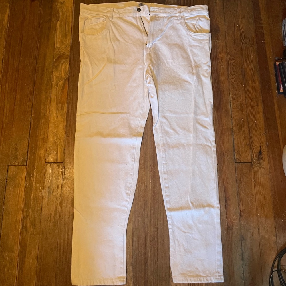 Mens Enslaved white jeans. NWOT. 38x32.